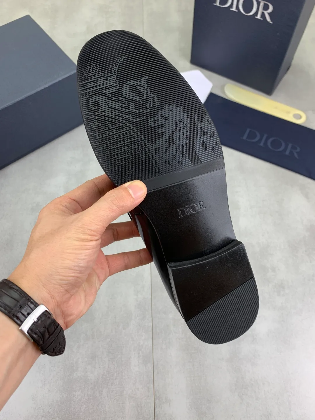 Men's men's shoes 💰P560 new style 💰high version 💎💎💎Dior original version! Top Italian purchasing agent! Men's business casual leather shoes, original imported open-edge beaded calfskin upper, ultimate texture, gentlemanly style, imported water-dyed cowhide inside, top-quality original Italian rubber outsole, first-class workmanship, top quality! Size: 39-44 (45 customized) 3️⃣ colors available